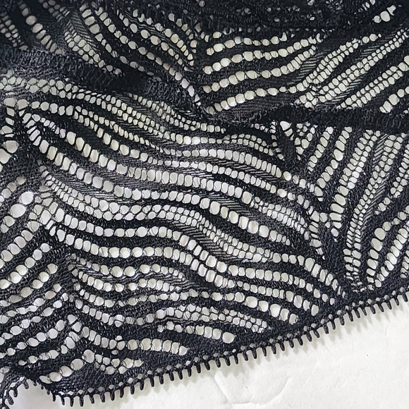 Victoria's Secret Black Zebra Lace Tanga Panty NWOT - Picture 6 of 7